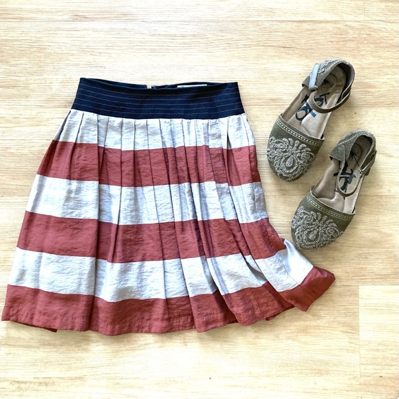 OTBT 6.5 Kalamazoo Taupe Closed Toe All Day Comfort Shoes - Picture 3 of 12